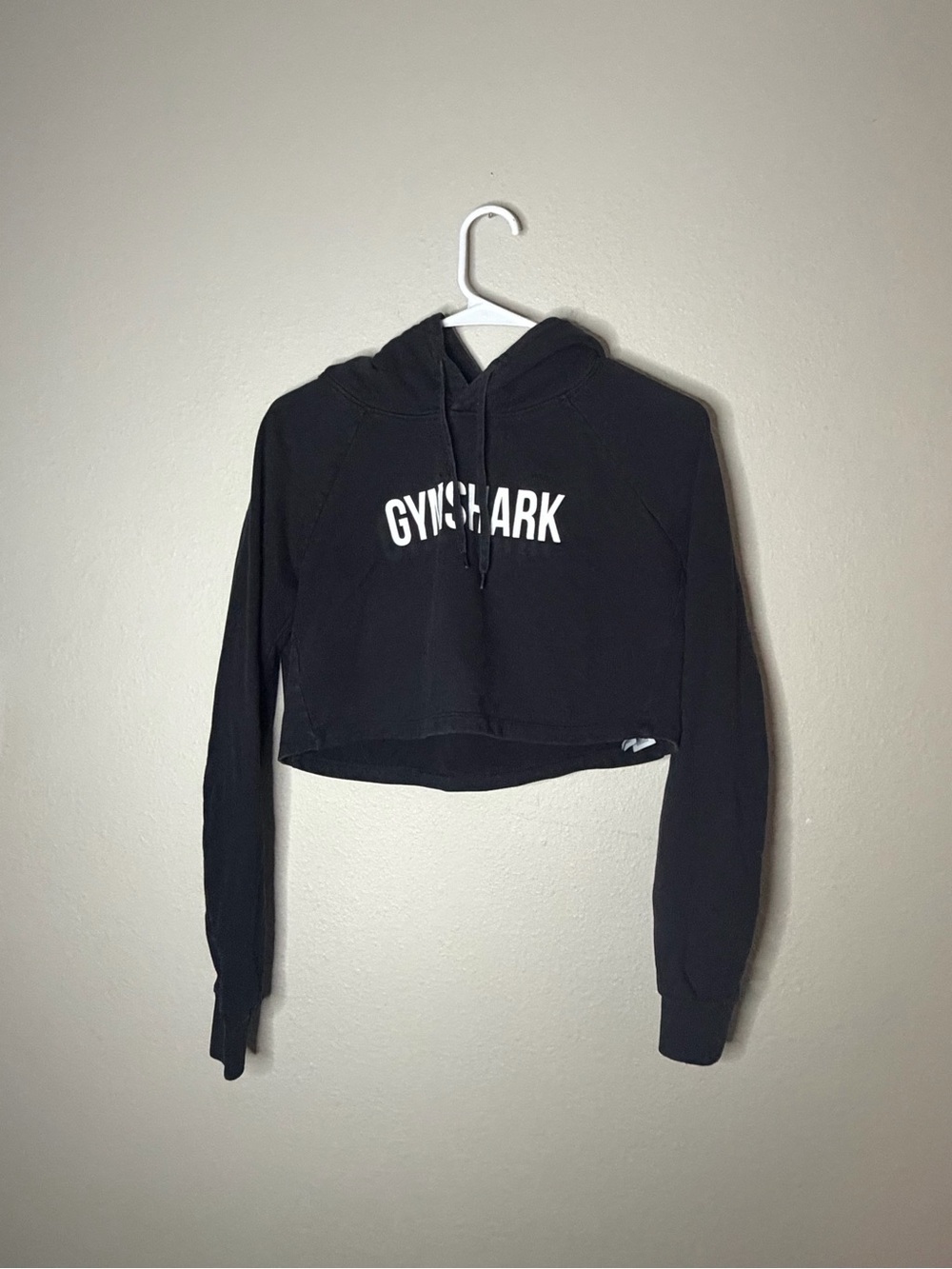 Gymshark Women's Black Cropped Hoodie